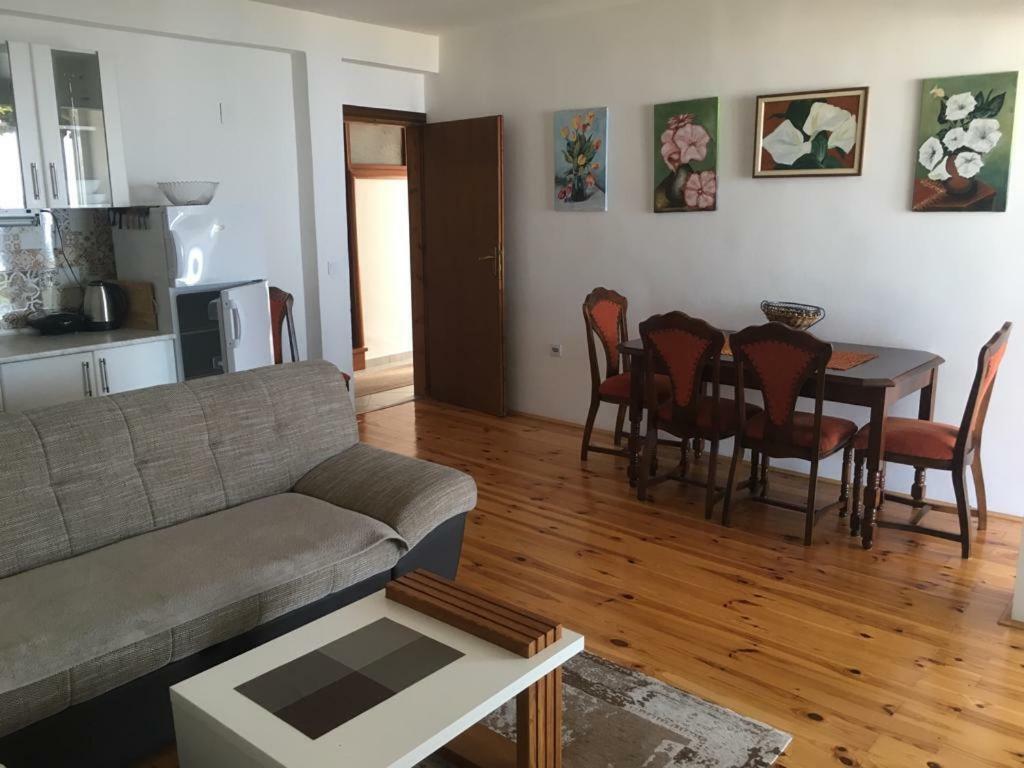 Apartment Luna Ulcinj Buitenkant foto